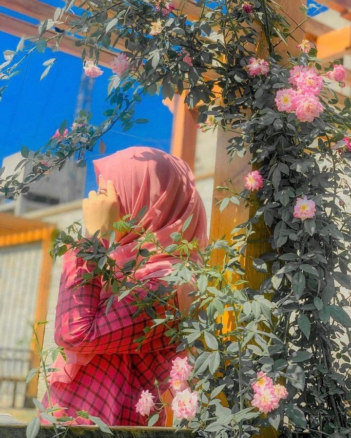 Girl Dpz With Flowers