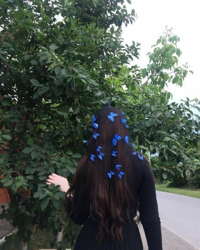 Girl Dpz With Flowers